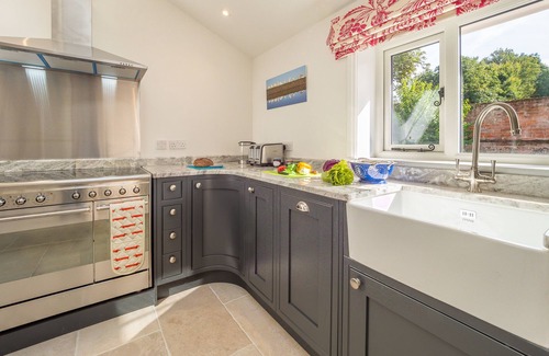 Sudbury Cabaña | Holt Coach House - sleeps 4 guests in 2 bedrooms