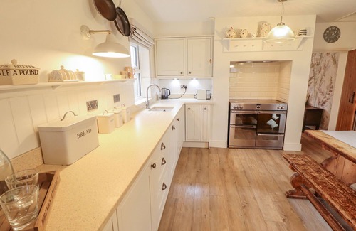 Frampton Casa | HOLT HOUSE, pet friendly, character holiday cottage in Bicker
