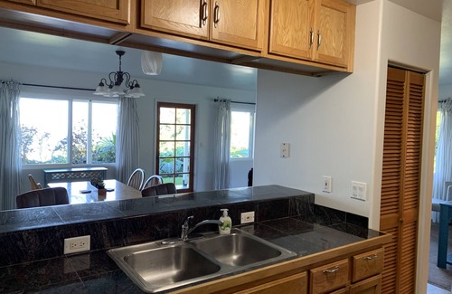 Holualoa Casa | Holualoa Country Home - Ohia, 2 bed 1 bath with a sunset view