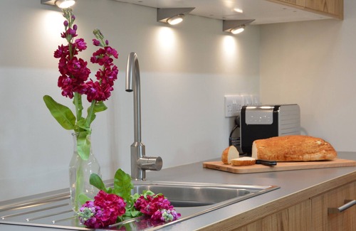 Halesworth Cabaña | HOLY COW, UBBESTON, family friendly, with pool in Laxfield