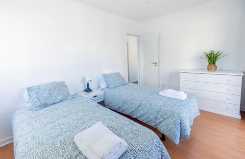 Praia de Santa Cruz Apartamento | Holy Escape