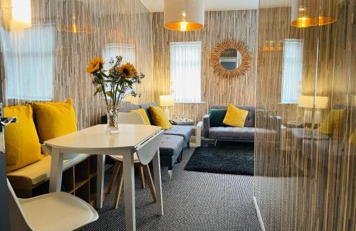 Treffynnon Apartamento | Holywell Apartment - Luxury One Bedroom Apartment