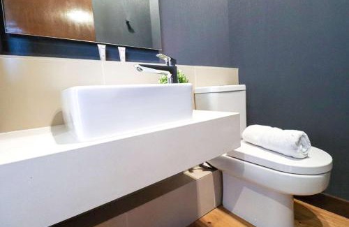 Vitacura Apartamento | HOM I Mejor Zona 1D con Estacionamiento Vitacura AV330