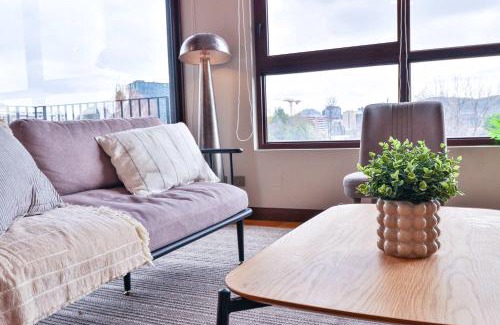 Vitacura Apartamento | HOM I Mejor Zona 1D con Estacionamiento Vitacura AV330