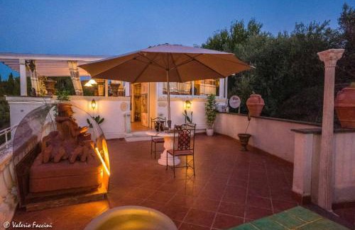 Borghesiana Casa | HomArt roof roman king