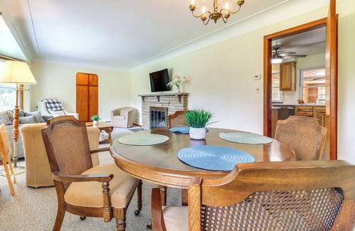 Southfield Casa | Home ~ 17 Mi to Detroit w/ Patio & Grill!