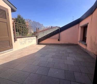 Valmadrera Apartamento | Home 26, near the lake