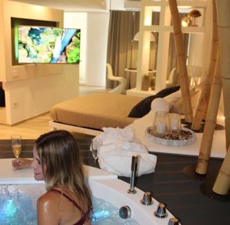 Bisceglie Cama Y Desayuno | HOME 3 Luxury Suite