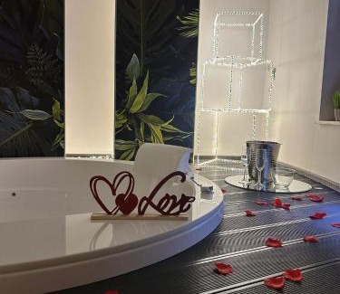 Bisceglie Cama Y Desayuno | HOME 3 Luxury Suite