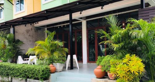 Khlong Chaokhunsing Casa | Home'81