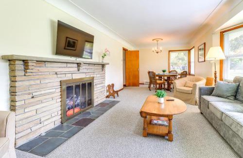 Southfield Casa | Home about 17 Mi to Detroit with Patio and Grill!