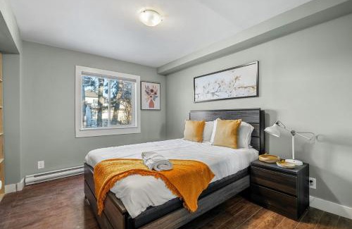 Northwest Calgary Casa | Home Alone Retreat