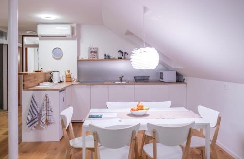 Zasip Apartamento | HOMe apartments & Yoga studio