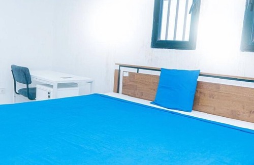 Kasa-Vubu Cama Y Desayuno | Home away bedroom bed & breakfast in lovely Kinshasa with AC, WiFi