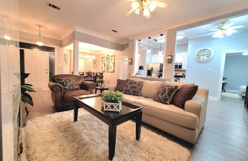 Denham Springs Casa | Home away from home!