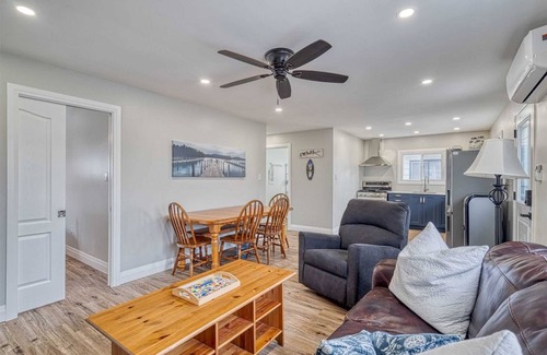 Wainfleet Casa | Home away from home by the lake - Cozy Cottage available for a small family.