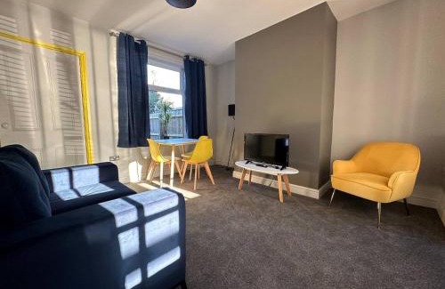 Newark Casa | Home Away From Home - Perfect For Contractors