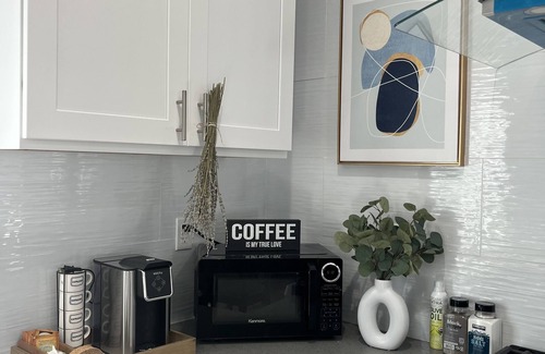 Westminster Casa | Home Away from Home. 15' from Disneyland