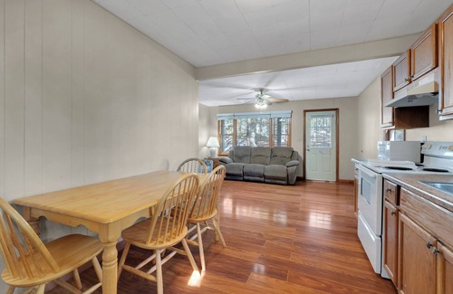 Jamestown Cabina | Home Away From Home 2 Bedroom 1 Bath Cabin located at Lake Cumberland #411