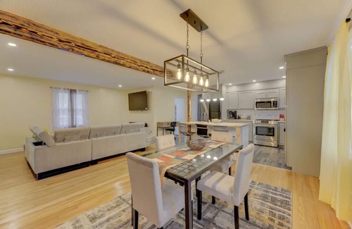 Eau Claire Casa | Home Away From Home - 3 BR in Columbia, SC