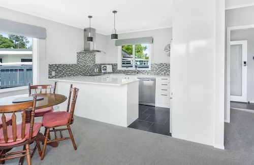 Te Rapa Casa | Home away from home! 3br house
