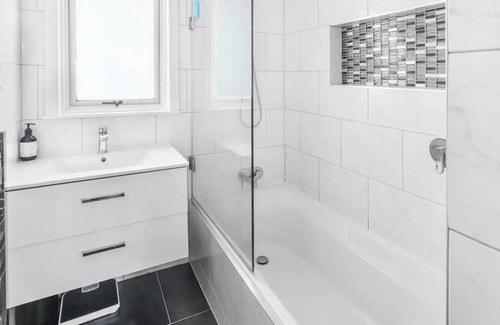 Te Rapa Casa | Home away from home! 3br house