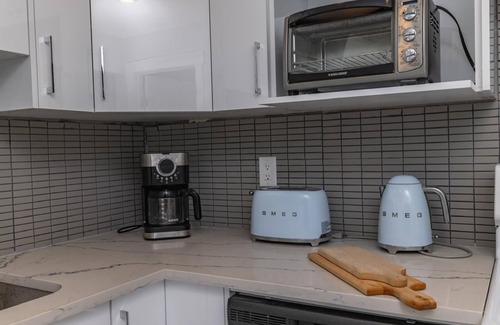 Calgary Casa | Home away from home 5 min away From away from dt cozy full townhome pet friendly