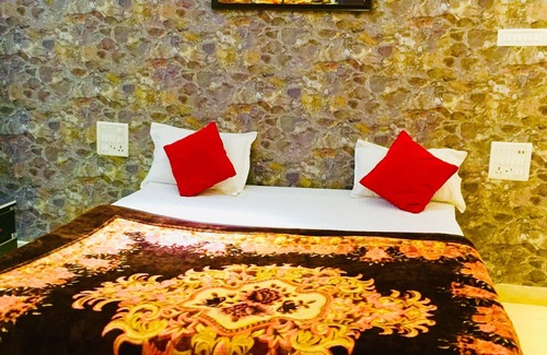 Nawada Hotel | HOGAR LEJOS DE HOGAR-Atithi Devo Bhava