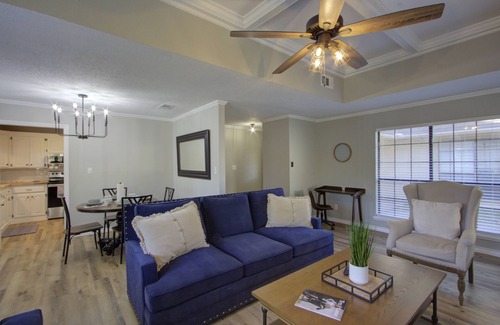 Texarkana Casa | Home Away from Home & Business Ready