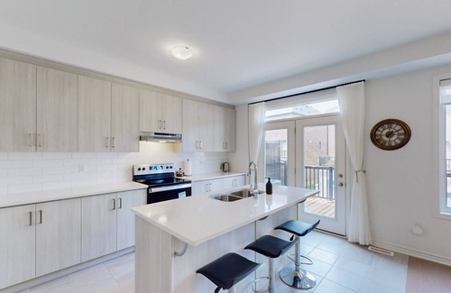Oakville Casa | Home Away From Home