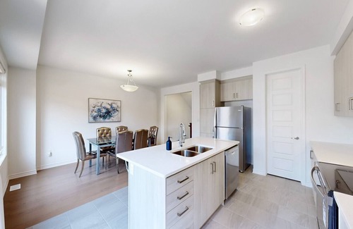 Oakville Casa | Home Away From Home