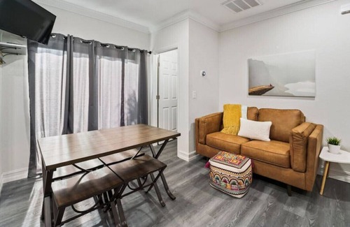 Sulphur Springs Casa | Home Away From Home · Charming dual suite home- Seminole Heights Tampa!