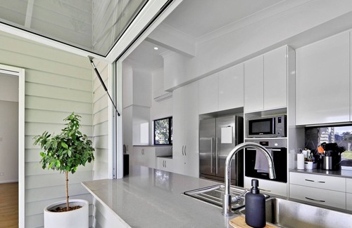 Woodgate Casa | Home Away from Home Escape & Relax