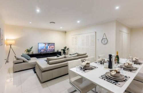 Rochedale Casa | Home away from home Grand Family Mansion