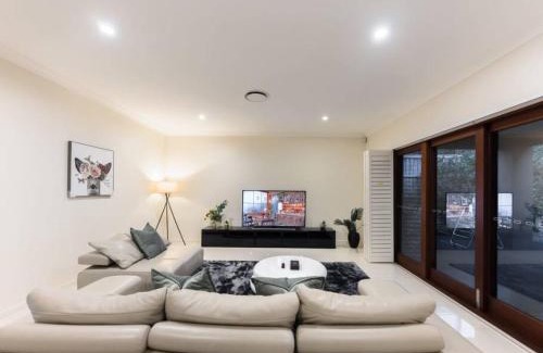Rochedale Casa | Home away from home Grand Family Mansion