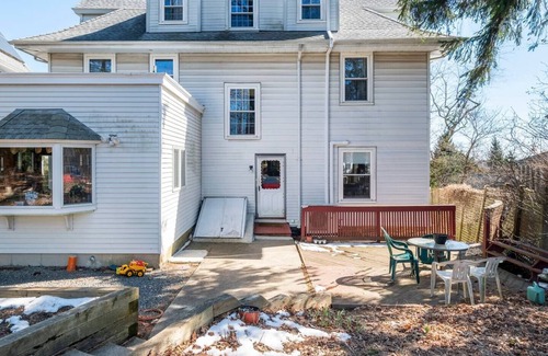 Brookline Casa | "Home Away from Home" is in a Victorian home in a beautiful, safe neighborhood