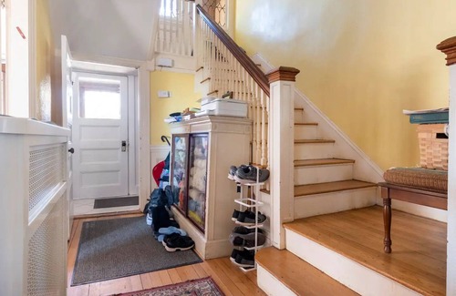 Brookline Casa | "Home Away from Home" is in a Victorian home in a beautiful, safe neighborhood