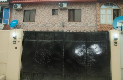 Alimosho Casa | Home Away from Home in Gowon Estate -07012849280