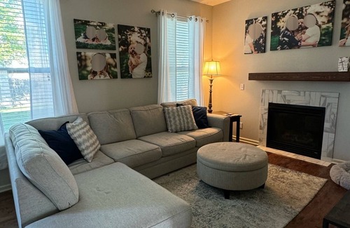 Papillion Casa | HOME AWAY FROM HOME - just minutes from downtown