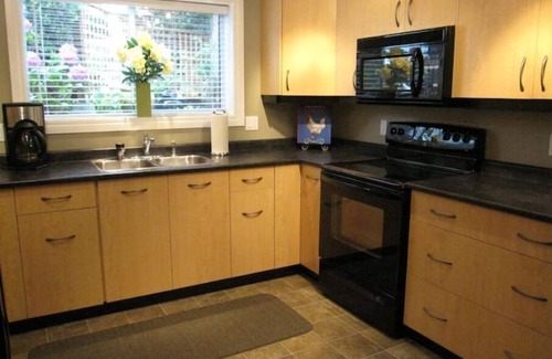 Victoria Apartamento | Home Away From Home - King Bed - Rare opening due to cancellation