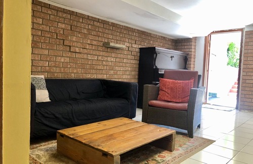 Oakwood Village Apartamento | Home away from home - large 1 bedroom apartmentn