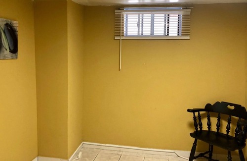 Oakwood Village Apartamento | Home away from home - large 1 bedroom apartmentn