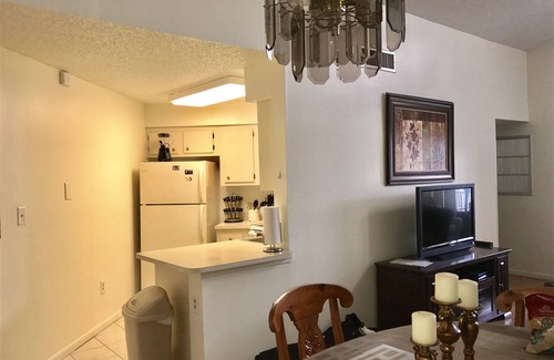Ventura Condominio | Casa lejos de casa Lujo 2 cama / 2bath Country Club Condo