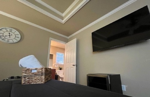 Shannon Hills Cama Y Desayuno | Home Away From Home Master Bedroom - Right Off I-30