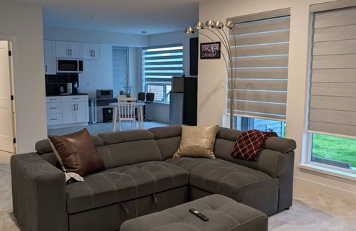 Mission Casa | Home away from home, next to Mission golf course, racetrack and hiking trails.