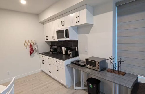 Mission Casa | Home away from home, next to Mission golf course, racetrack and hiking trails.
