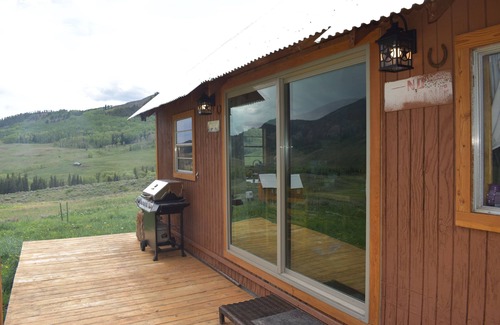 Gunnison Cabina | Home Away From Home - Off-Grid Cabin - 14 miles into Gunnison National Forest