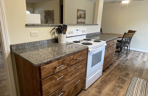 Neosho Casa | Home Away From Home on Ridgewood Road