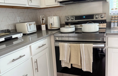 Cannondale Casa | Home away from Home. Charming 3-bedroom townhome in the heart of Chattanooga