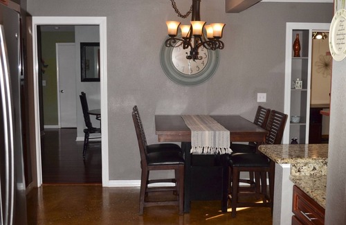 Clearwater Casa | Home away from Home! Close to Beaches and Shops.